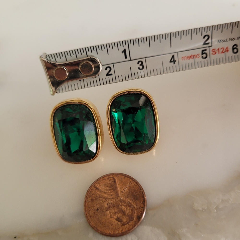 Signed Vintage Green Rhinestone Glass Post Peirced ear - Picture 2 of 5
